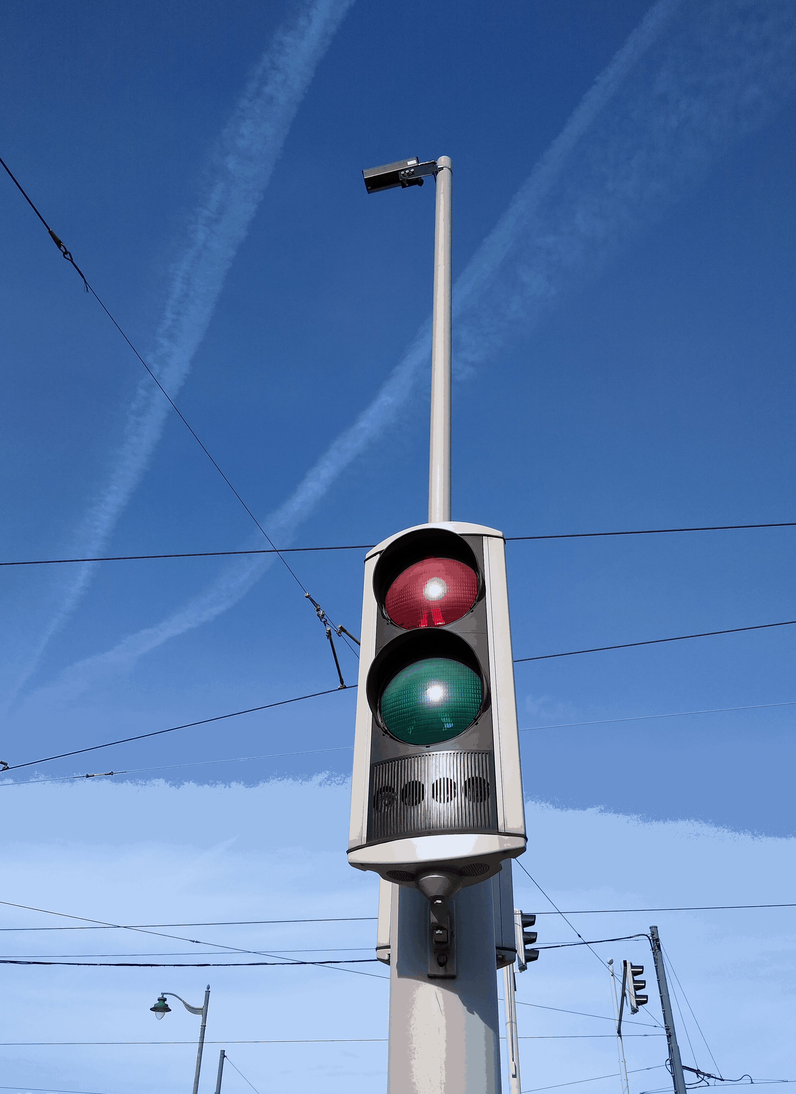 Two TMB-134 radars replace 10 inductive loops on Boulevard Léopold III in Brussels